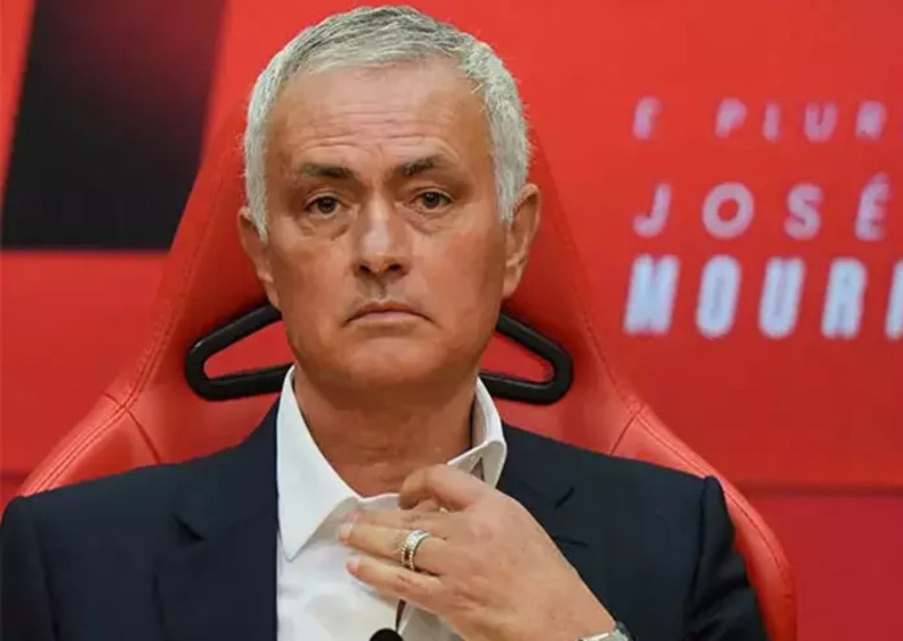 Jose Mourinho, Benfica'ya imza atar atmaz Fenerbahçe'yi adeta bombaladı! Taraftarı çok kızdıracak sözler...
