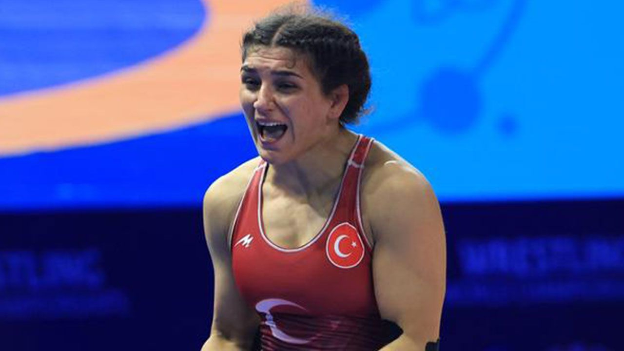 Milli güreşçimiz Nesrin Baş dünya ikincisi oldu: Gümüş madalyayla dönüyor!