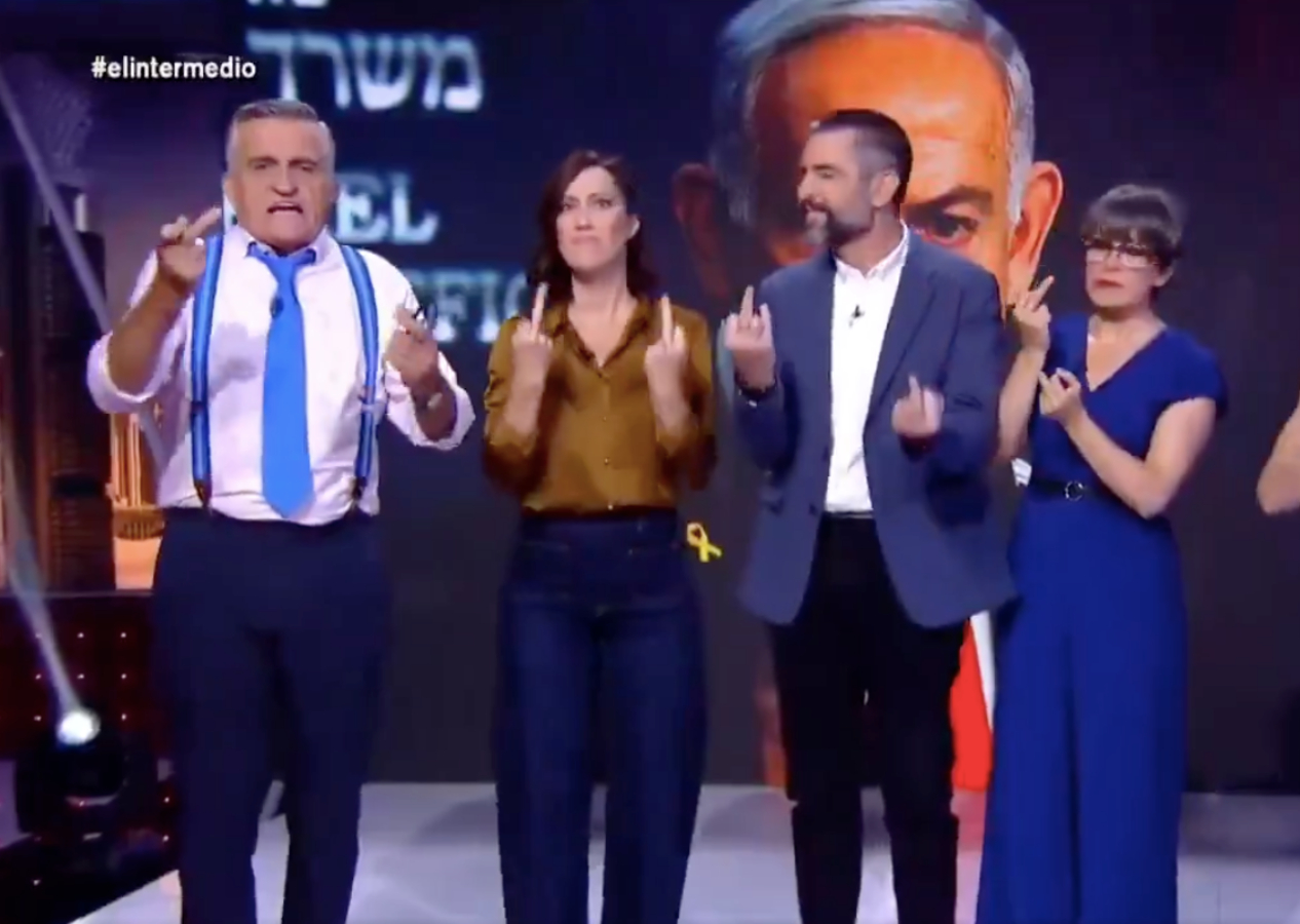 Erdoğan “Batı’nın en yiğidi Sanchez” demişti... İspanya’da canlı yayında Netanyahu’ya orta parmak protestosu