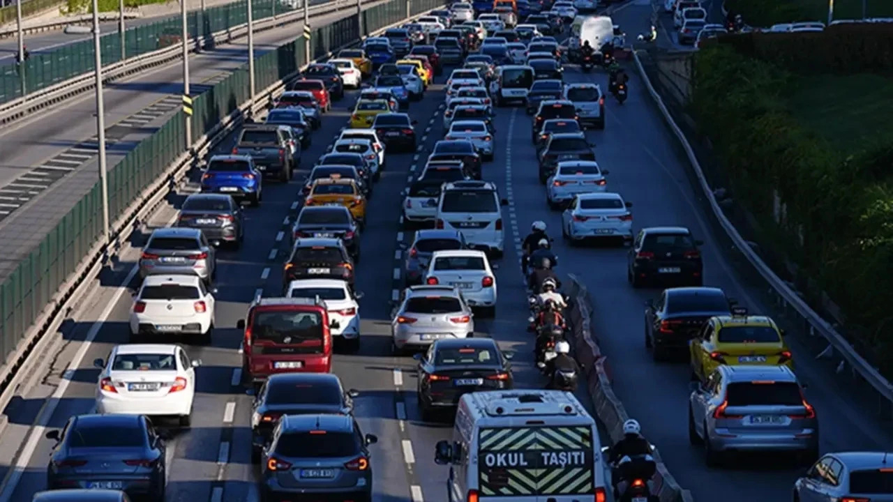 Sürücüler aman dikkat! Ekim ayında başlıyor: Ödemeyen artık trafiğe çıkamayacak!