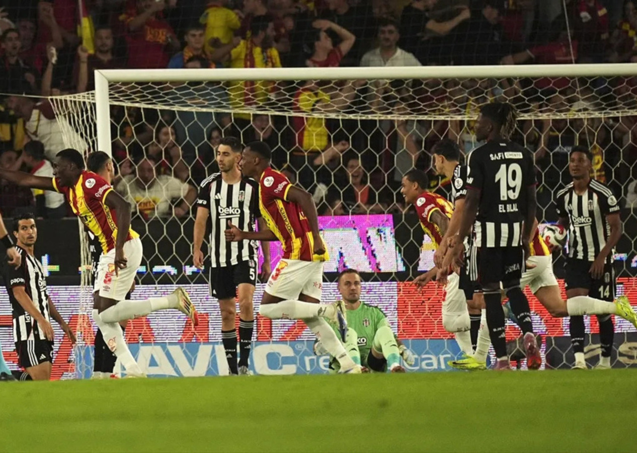 Beşiktaş İzmir'den çıkamadı, 3 puanı Göztepe'ye bıraktı (Göztepe 3 - 0 Beşiktaş | Maçın özeti)