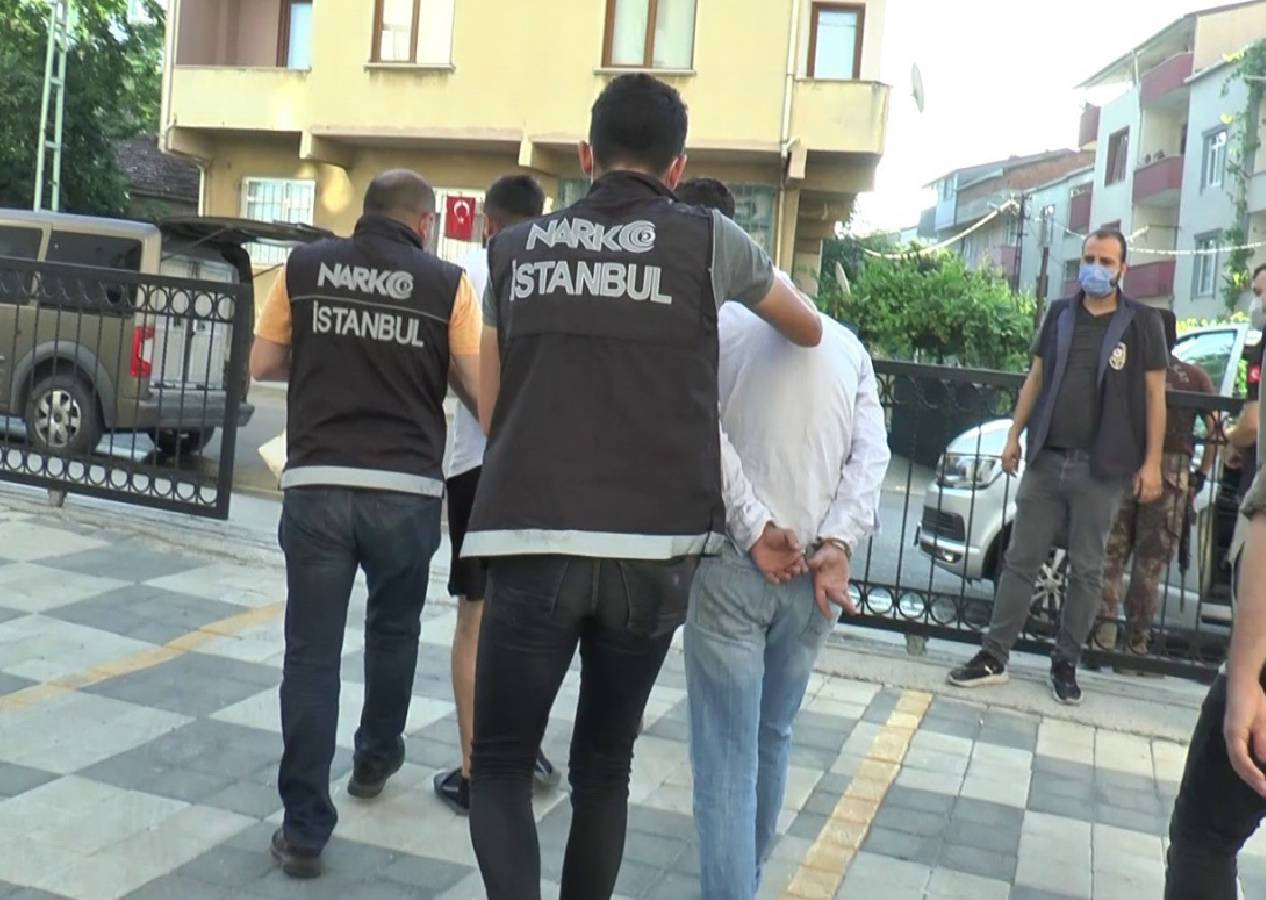 442 Kg Metamfetamin bulundu! Narkotik polisi Sarıyer’de dev baskın yaptı: Kıskıvrak yakalandılar