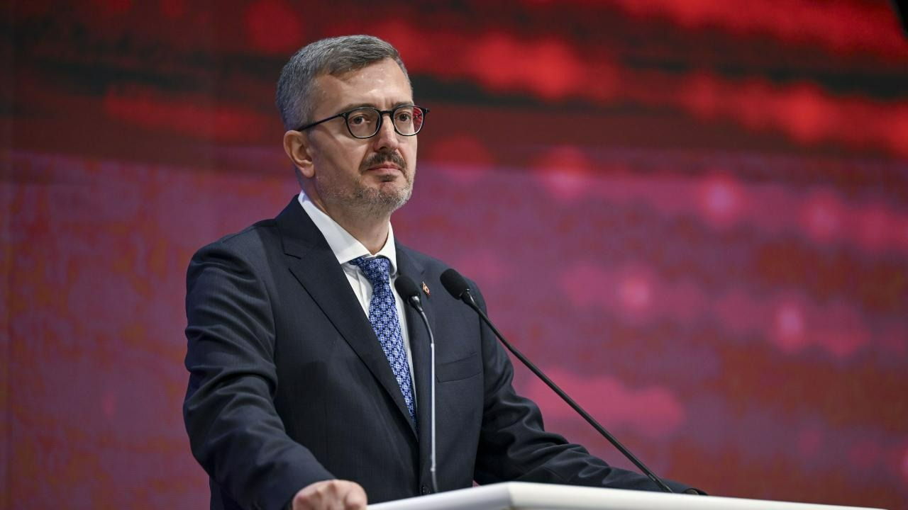 Diplomasi dersi! İletişim Başkanı Duran'dan Özel'e: Erdoğan'ın tecrübesini izle
