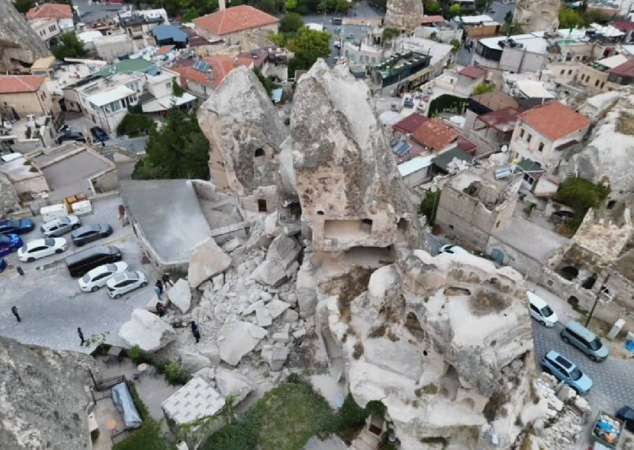 Kapadokya turizmi tehlikede: Peribacısı yıkıldı, diğer kısımlar risk altında