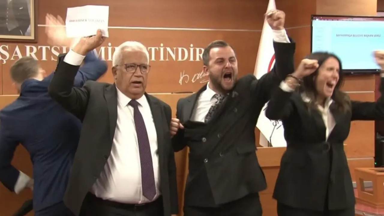 Bayrampaşa’da skandal seçim: Geçerli oylar çöpe, geçersiz oylar sandığa yazıldı! AK Parti itiraz edecek