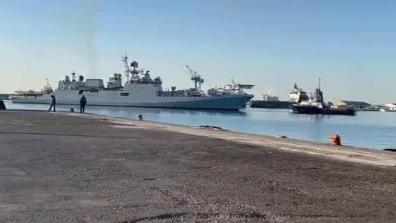 Tarihi ziyaret vurgusu!  Hindistan’dan Doğu Akdeniz hamlesi! Savaş gemisi neden Güney Kıbrıs’ta?