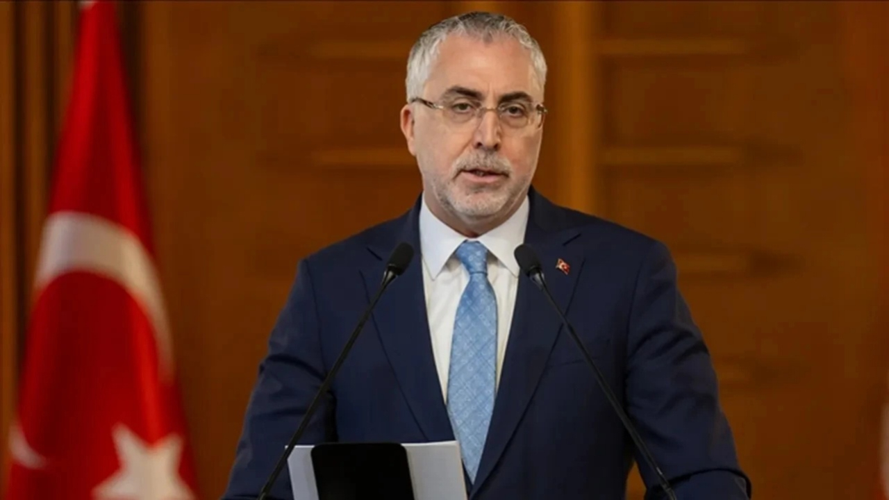 Bağ-Kur’luların beklediği haber! Bakan Işıkhan 7200 prim günü için tarih verdi
