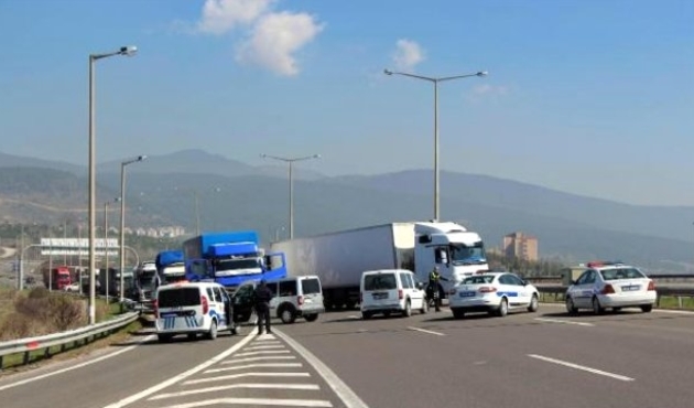 TIR dorsesinde 147 göçmen yakalandı...