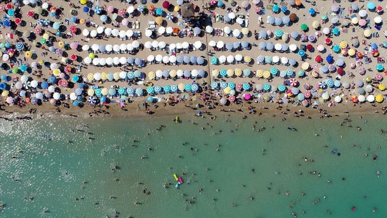 Türkiye turizmde zirve yaptı! Milyonlarca turist Türkiye'ye akın etti