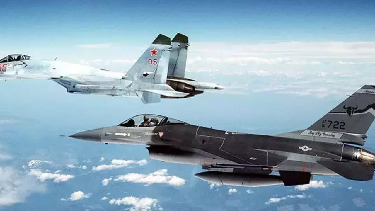 NATO alarmda!  Rus Jetleri Alman fırkateyninin üstünden uçtu
