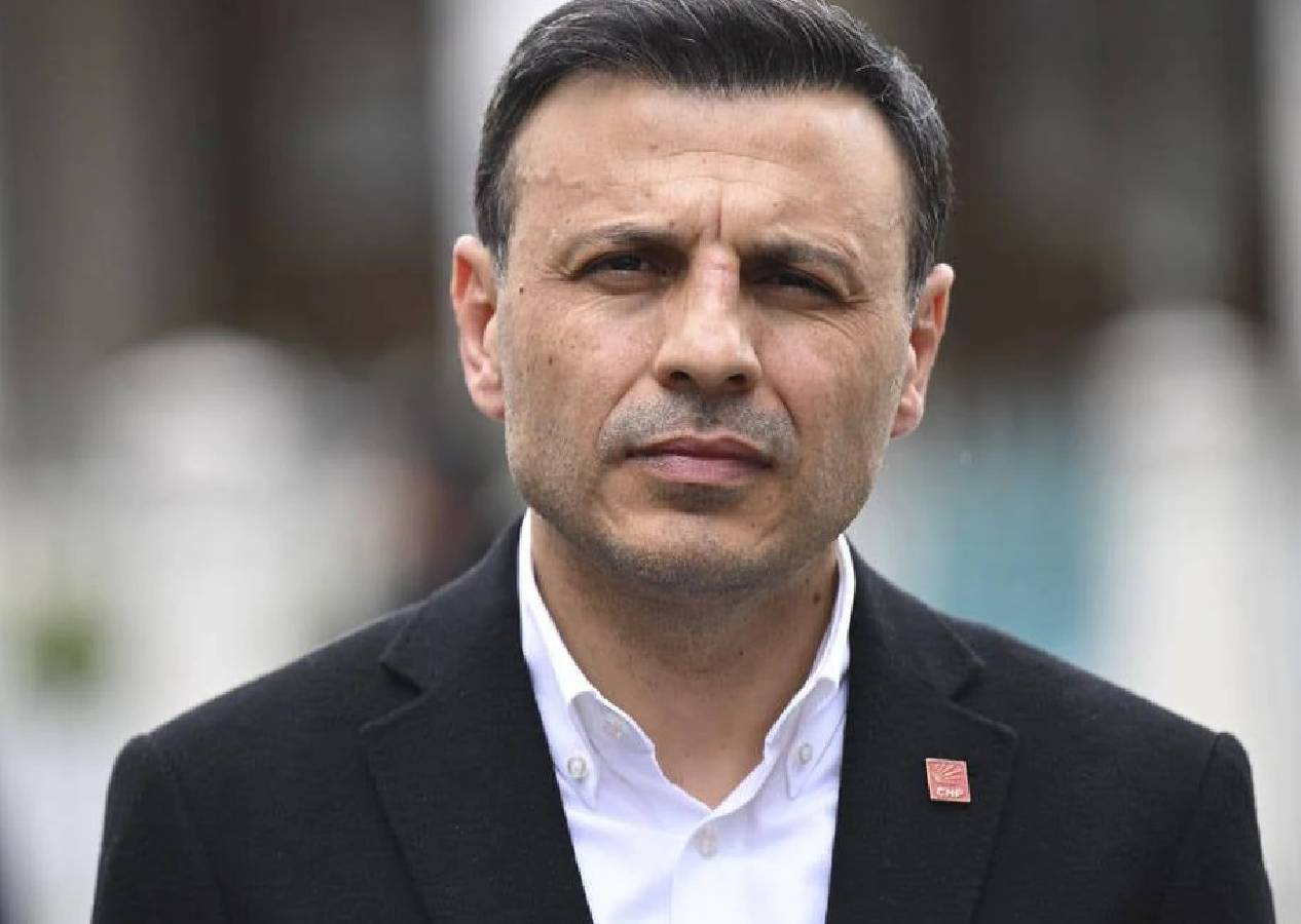 Özgür Çelik, yeniden CHP İstanbul İl Başkanı seçildi