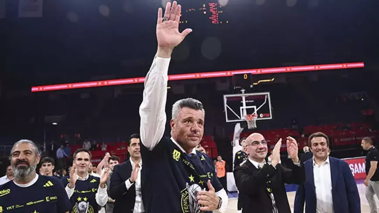 İlk kupasını kazanan Fenerbahçe Başkanı Sadettin Saran, Ali Koç'u unutmadı!