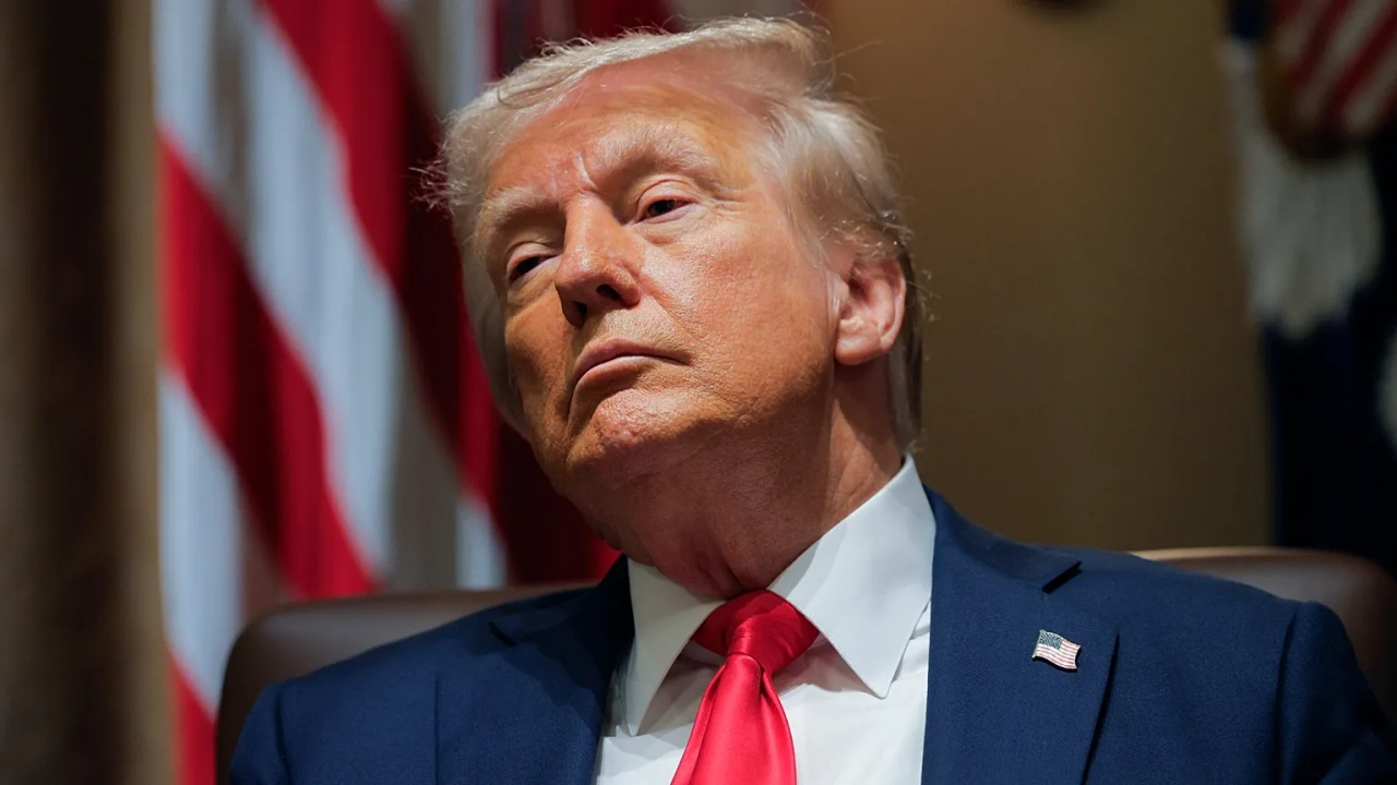 Trump yeni gümrük tarifelerini açıkladı! Ağır kamyonlar, ilaçlar ve mobilyaya yüksek vergi