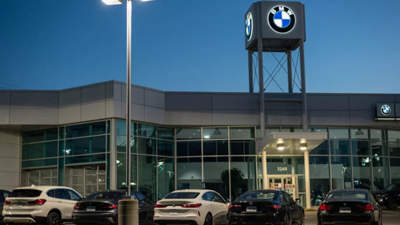 BMW’den büyük geri çağırma! Yüz binlerce araç yangın riskiyle geri çağırılıyor