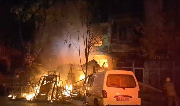 İzmir'de iş yerinde yangın...