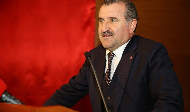 Gençlik ve Spor Bakanı Bak'tan 'Alsancak Stadı' açıklaması...