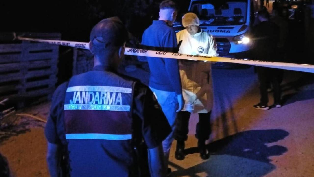 Kırşehir’de kanlı kavga! Ailesine bıçakla saldırdı: Anne ve babasını öldürdü