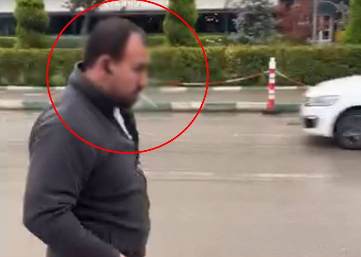 Şoför yol ortasında sigara molası verdi, yolcular isyan etti