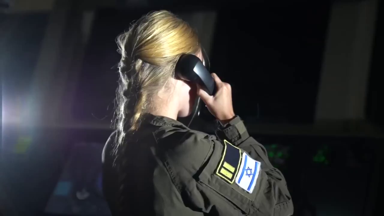 Sarışın askerle propaganda! İsrail Sumud Filosu engelini dünyaya böyle 'yutturmaya' çalıştı