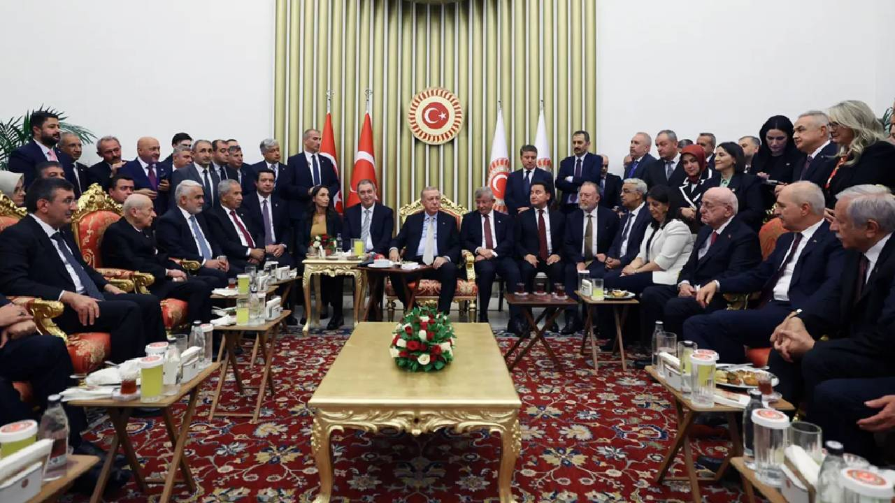Yıllar sonra aynı karede! Dikkat çeken buluşma: Erdoğan, Babacan ve Davutoğlu yan yana