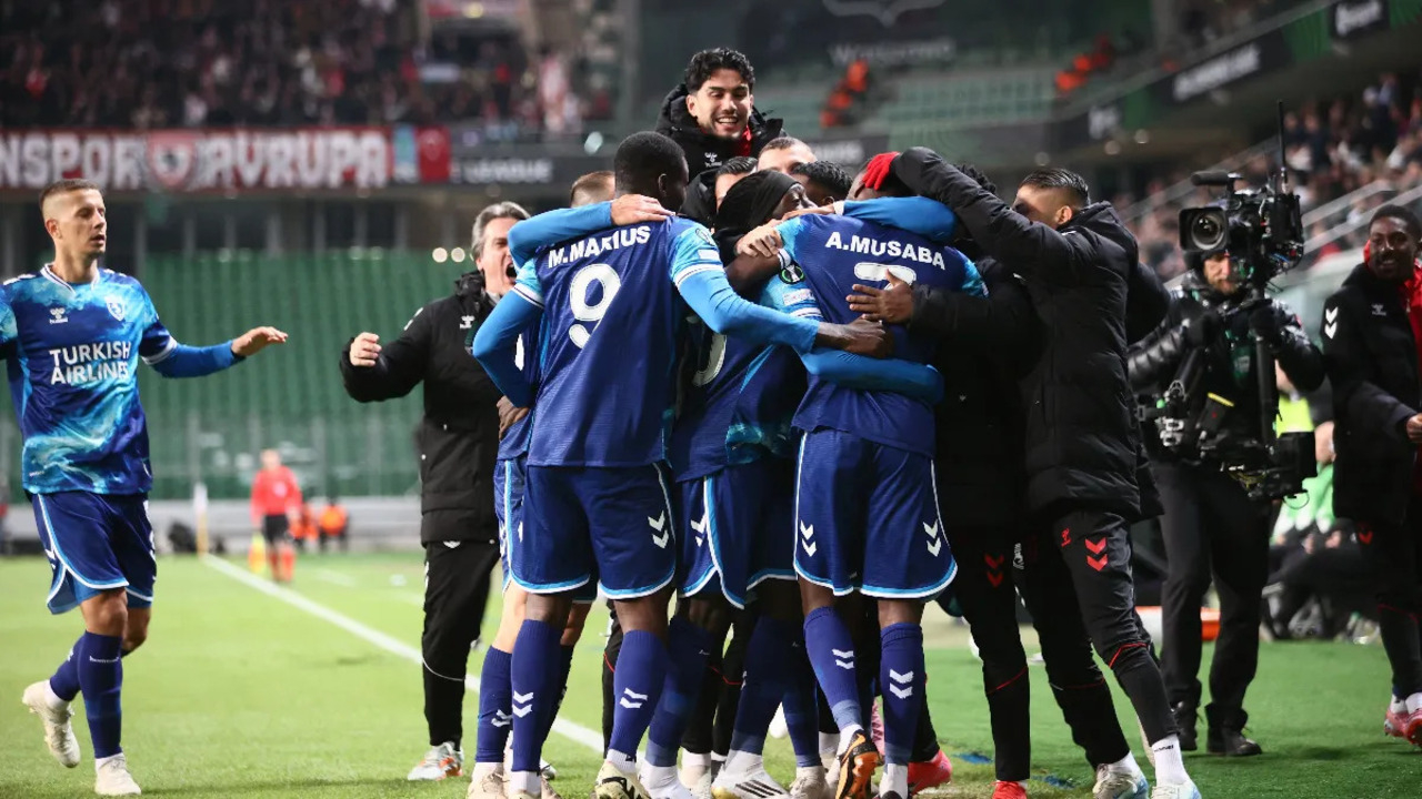 Samsunspor galibiyetle başladı, ayak sesleri Avrupa'da yankılandı (Legia Varşova 0 - 1 Samsunspor | Maçın özeti)