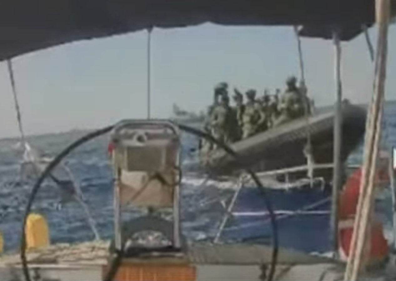 Son Sumud teknesi Marinette'e canlı yayında baskın: 4’ü Türk 6 aktivist İsrail askerleri tarafından alıkonuldu! CANLI YAYIN