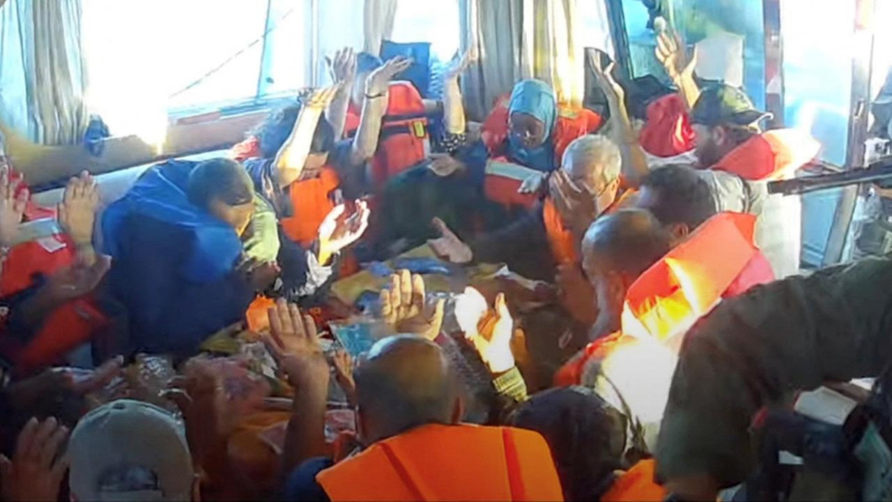 İsrail, 4 İtalyan Sumud Filosu aktivistini sınır dışı etti!