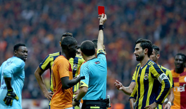 Şampiyonlar Ligi’nde haftanın maçı Cüneyt Çakır’ın