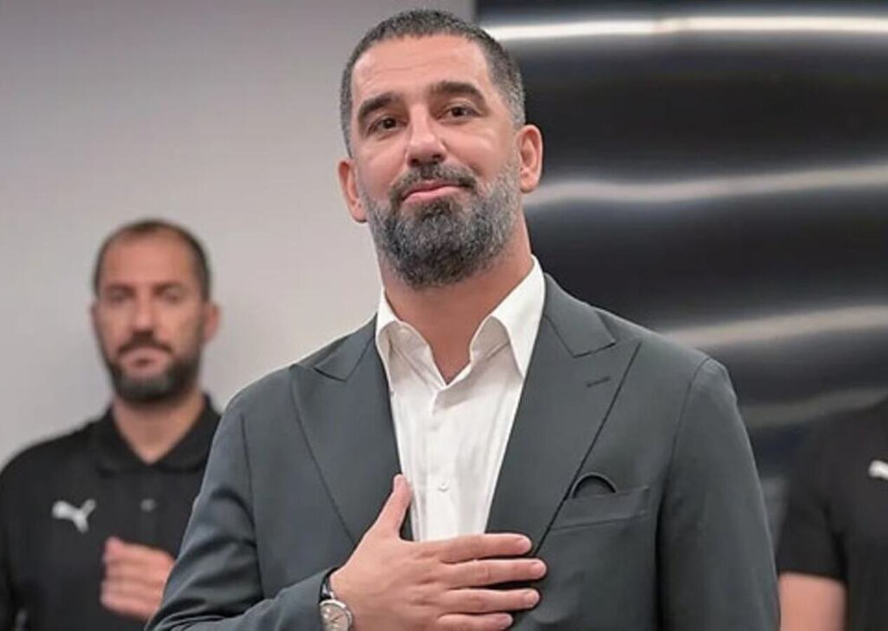 Arda Turan'dan tüm dünya liderlerine çağrı: Savaşlara son verin!