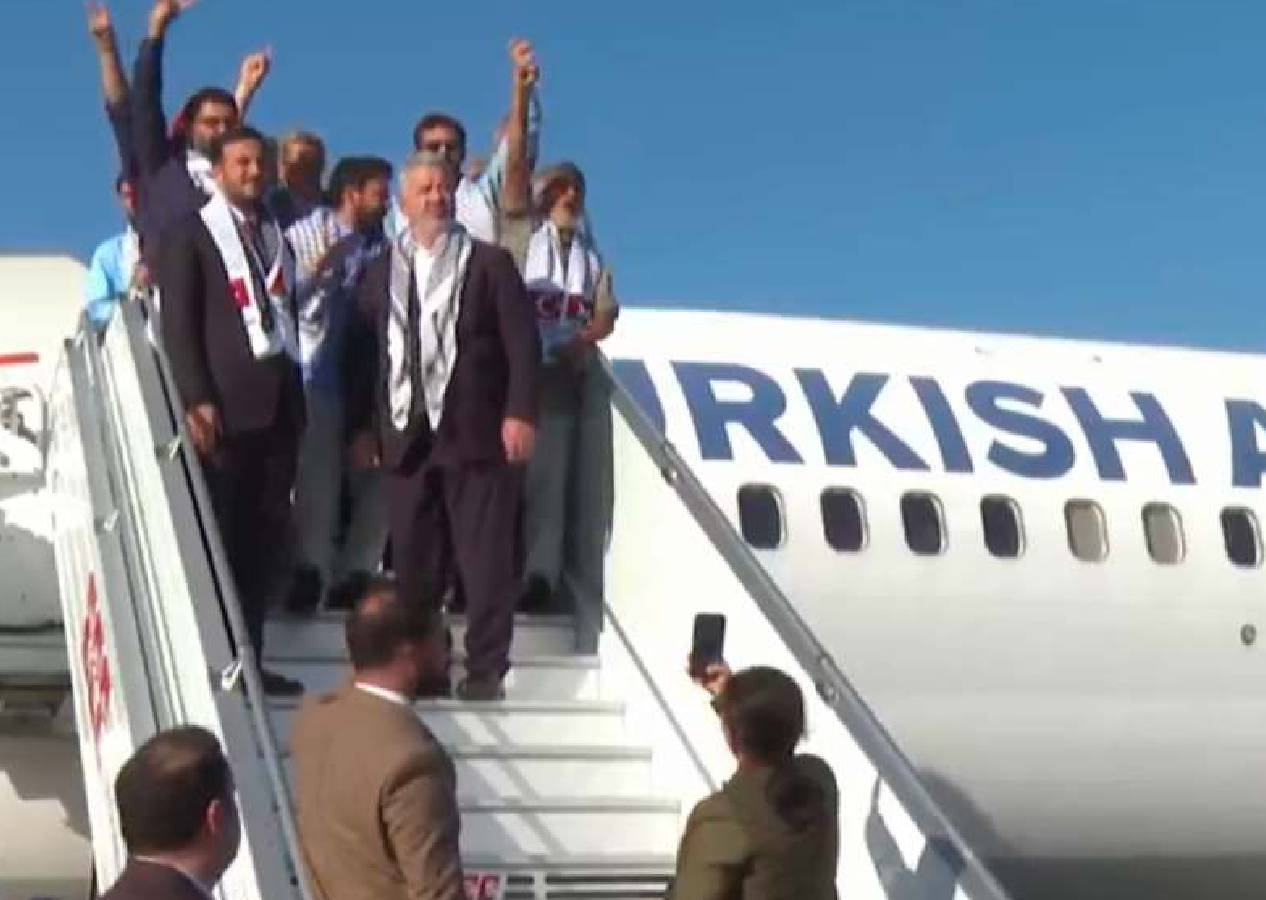Sumud Filosu aktivistleri Türkiye’ye döndü! ''Yaşasın Özgür Filistin'' sloganları ile karşılandılar.