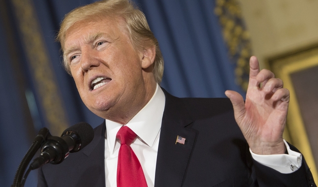 Trump'un eski kampanya başkanı ve ortağı FBI bürosuna teslim oldu...
