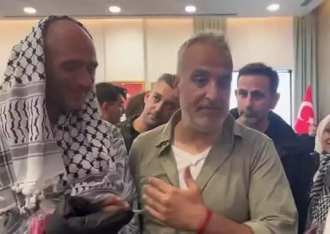 Küresel Sumud Filosu'na katılan Tommy Robinson, Müslüman oldu