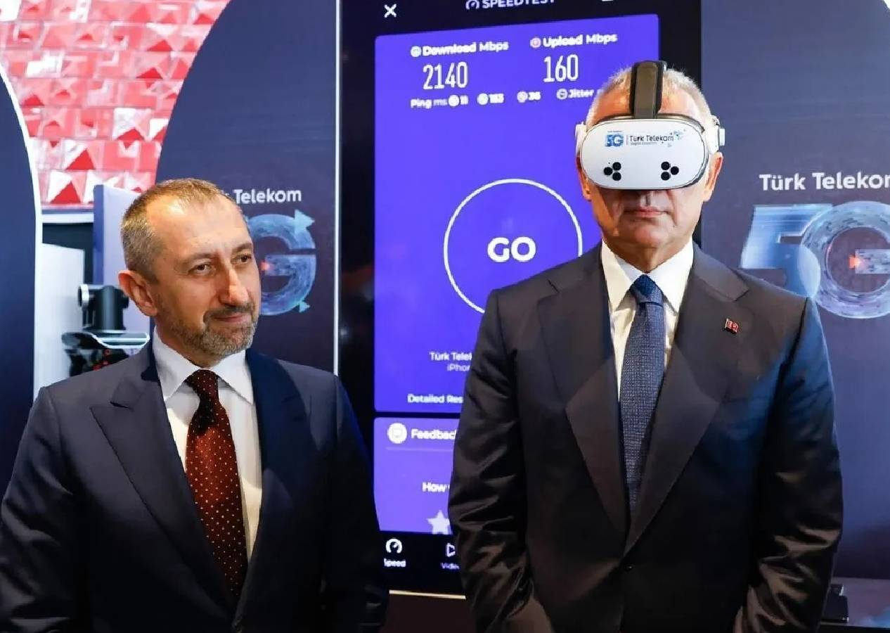 AKM’de 5G çağı başladı: Sanat ve teknoloji buluştu