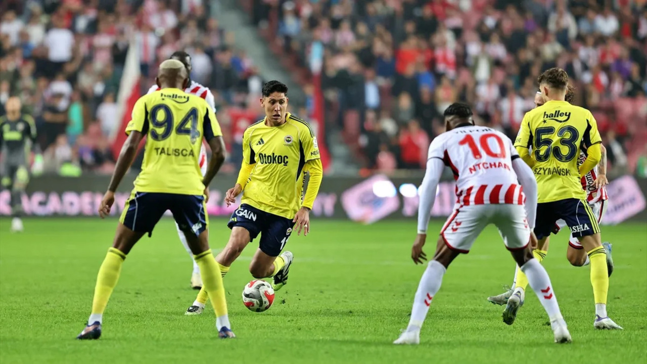 Fenerbahçe Samsun'da fırsat tepti, zirveyle farkı eritemedi (Samsunspor 0 - 0 Fenerbahçe | Maçın özeti)