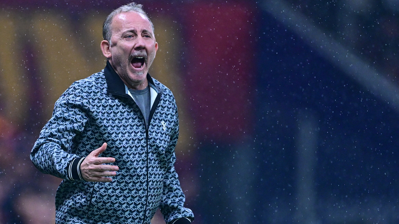 Sergen Yalçın'dan derbi sonrası oyuncularına sert uyarı