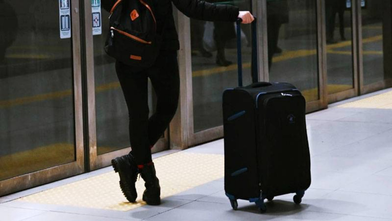 İBB'ye ait metrolarda skandal karar! Büyük valizlere yasak, fazla bagaja ek ücret geliyor
