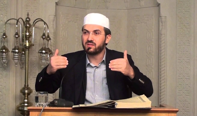 Ünlü ilahiyatçı İhsan Şenocak açığa alındı...