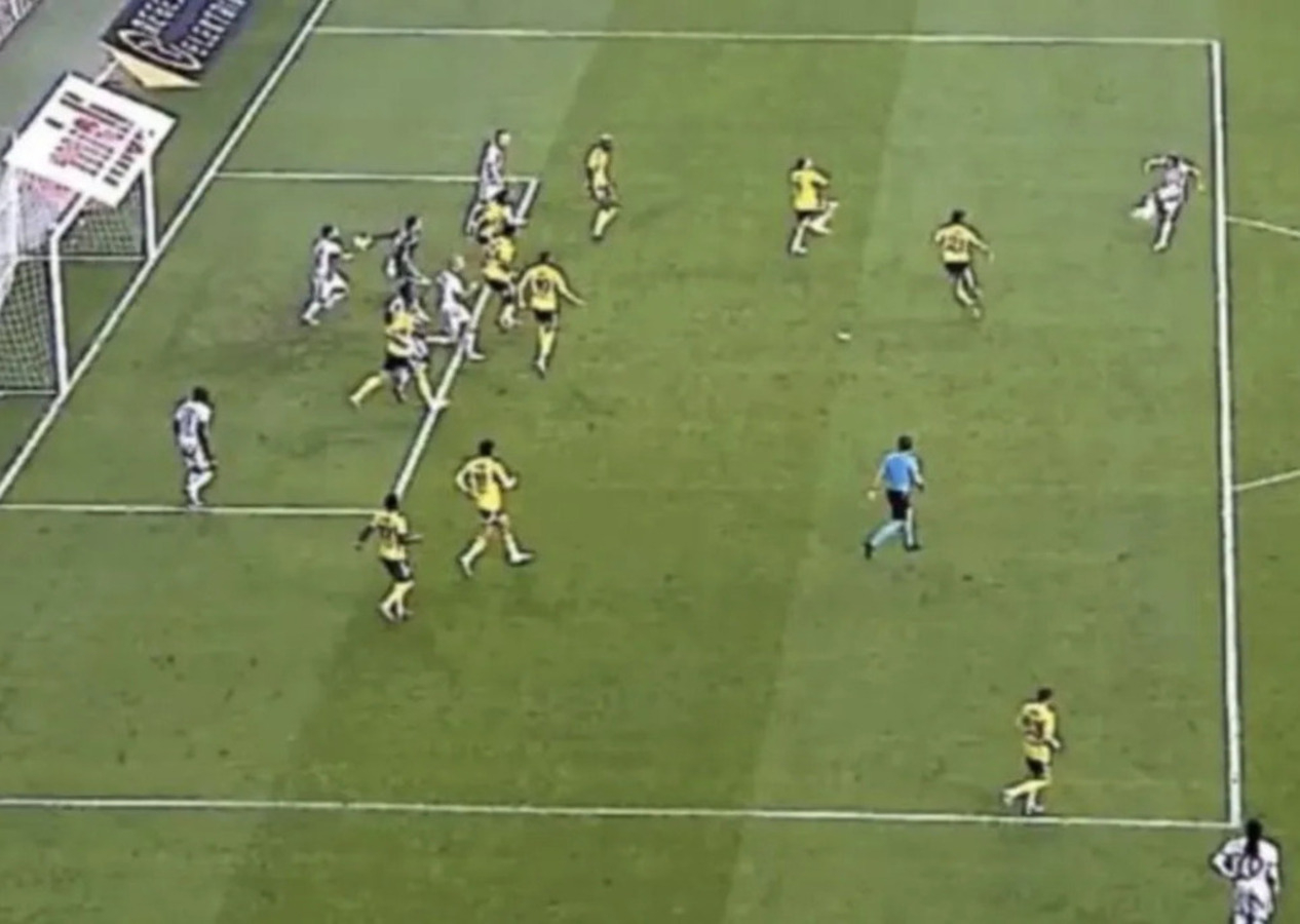 TFF, VAR kayıtlarını açıkladı! Samsunspor - Fenerbahçe maçındaki gündemi sarsan pozisyonda hakemler ne konuştu?