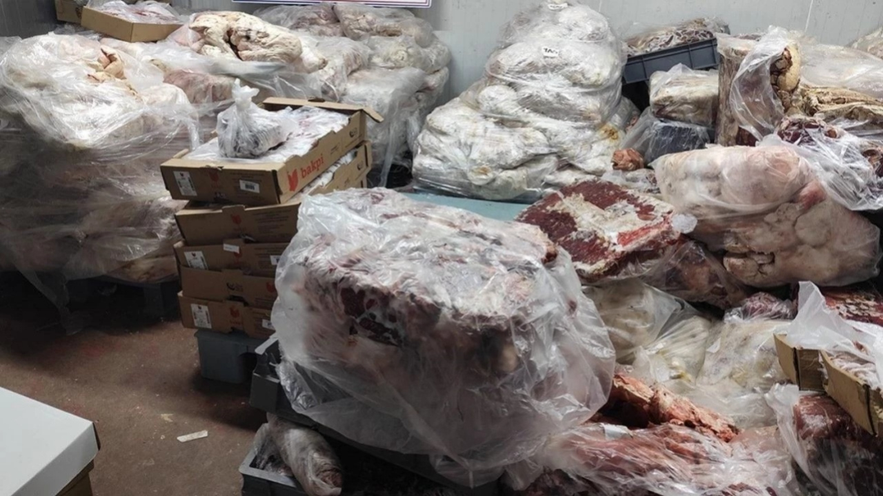 Ankara’da büyük operasyon! 17 ton bozuk et ele geçirildi, 3 şüpheliye adli işlem