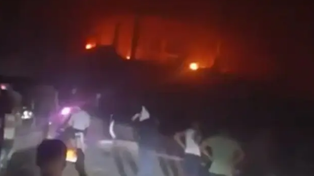 Şam'da şiddetli patlama!  Sebine Beldesi'nde dumanlar yükseliyor, sebebi henüz belli değil