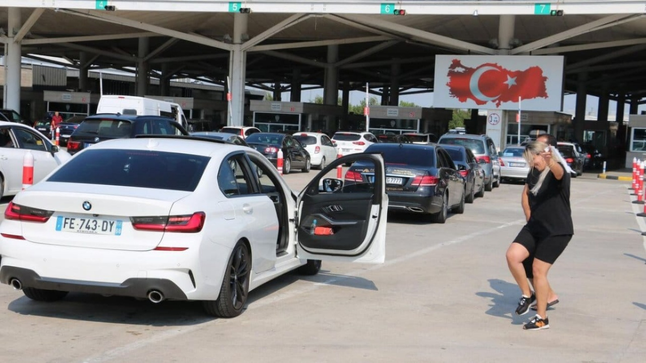 Yabancı plakalı araçlara yeni düzenleme! Cezalar ödenmeden sınırdan çıkış yok