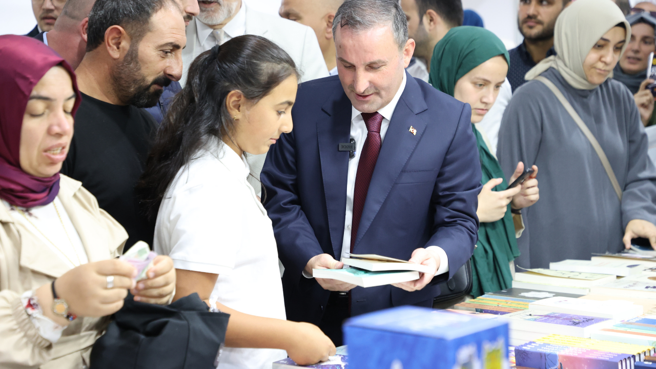 'Okuyan aile, düşünen nesil' sloganıyla yola çıkıldı! 9. Sultanbeyli Kitap Fuarı başlıyor