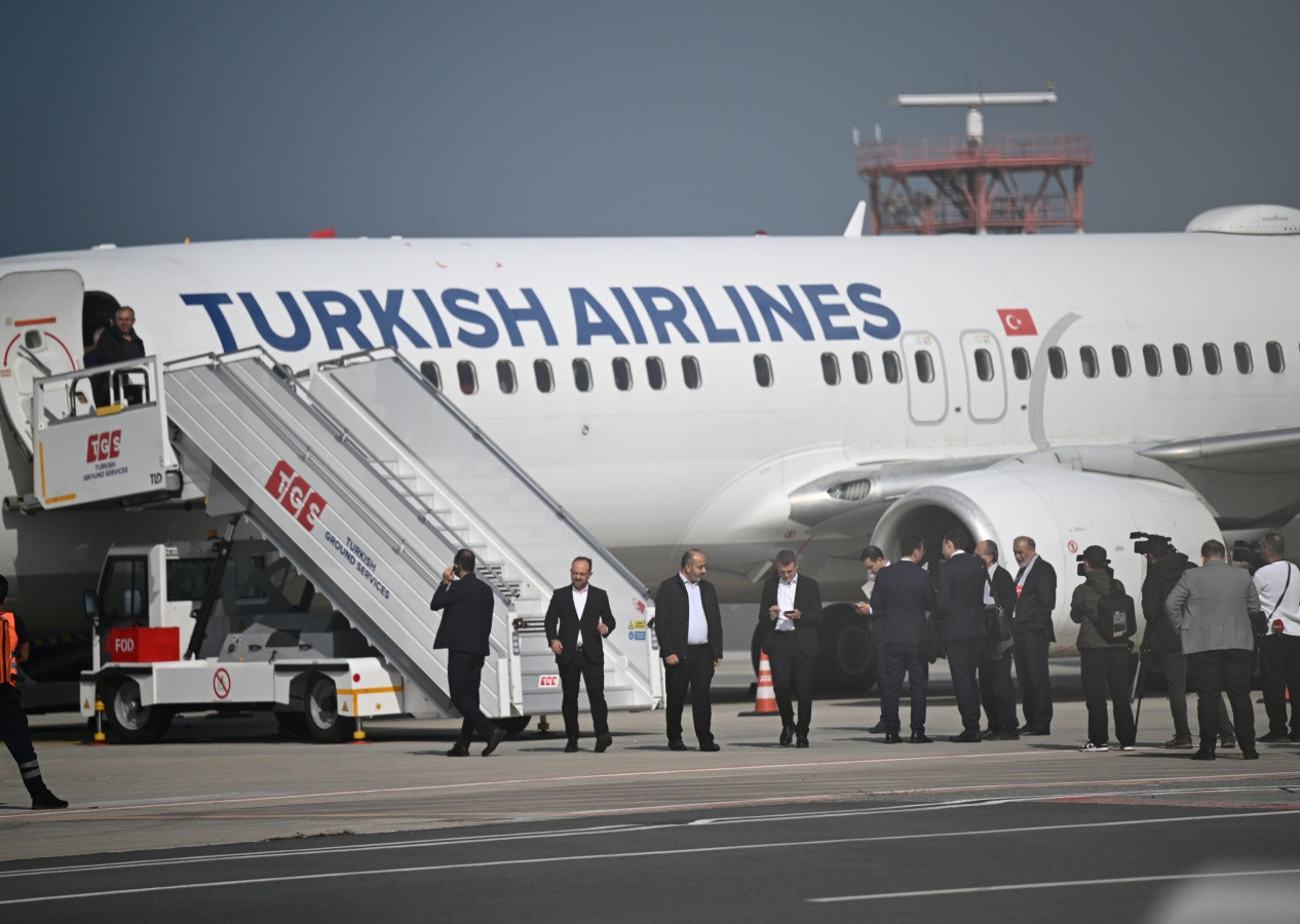 İsrail'in alıkoyduğu Özgürlük Filosu aktivistleri yurda döndü! 18 Türk vatandaşını taşıyan uçak İstanbul’a indi