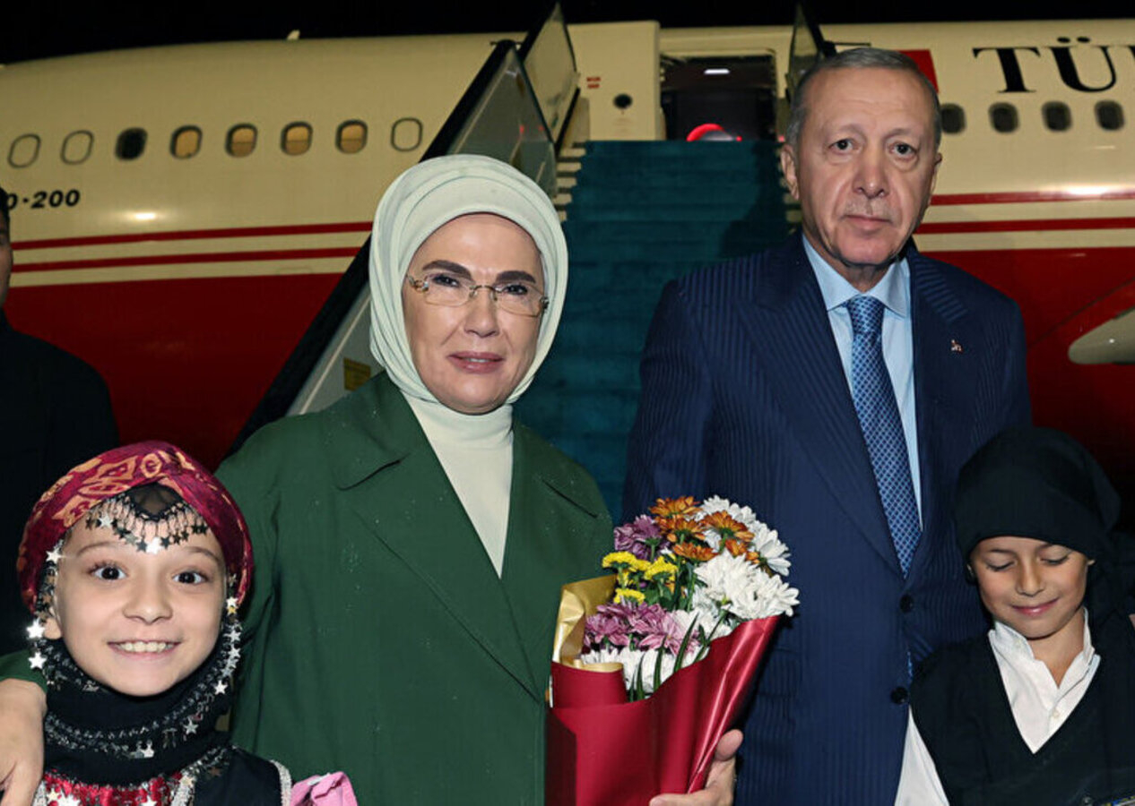 Cumhurbaşkanı Recep Tayyip Erdoğan Rize'de: Çiçeklerle karşılandı!
