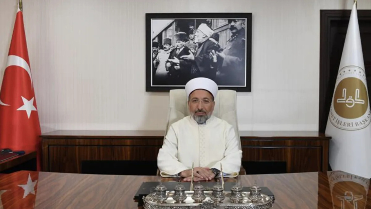 Diyanet'in yeni başkanı Safi Arpaguş, makamına Atatürk portresi astı!
