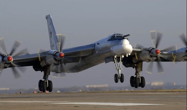 ABD jetleri Rus bombardıman uçaklarına eşlik etti...