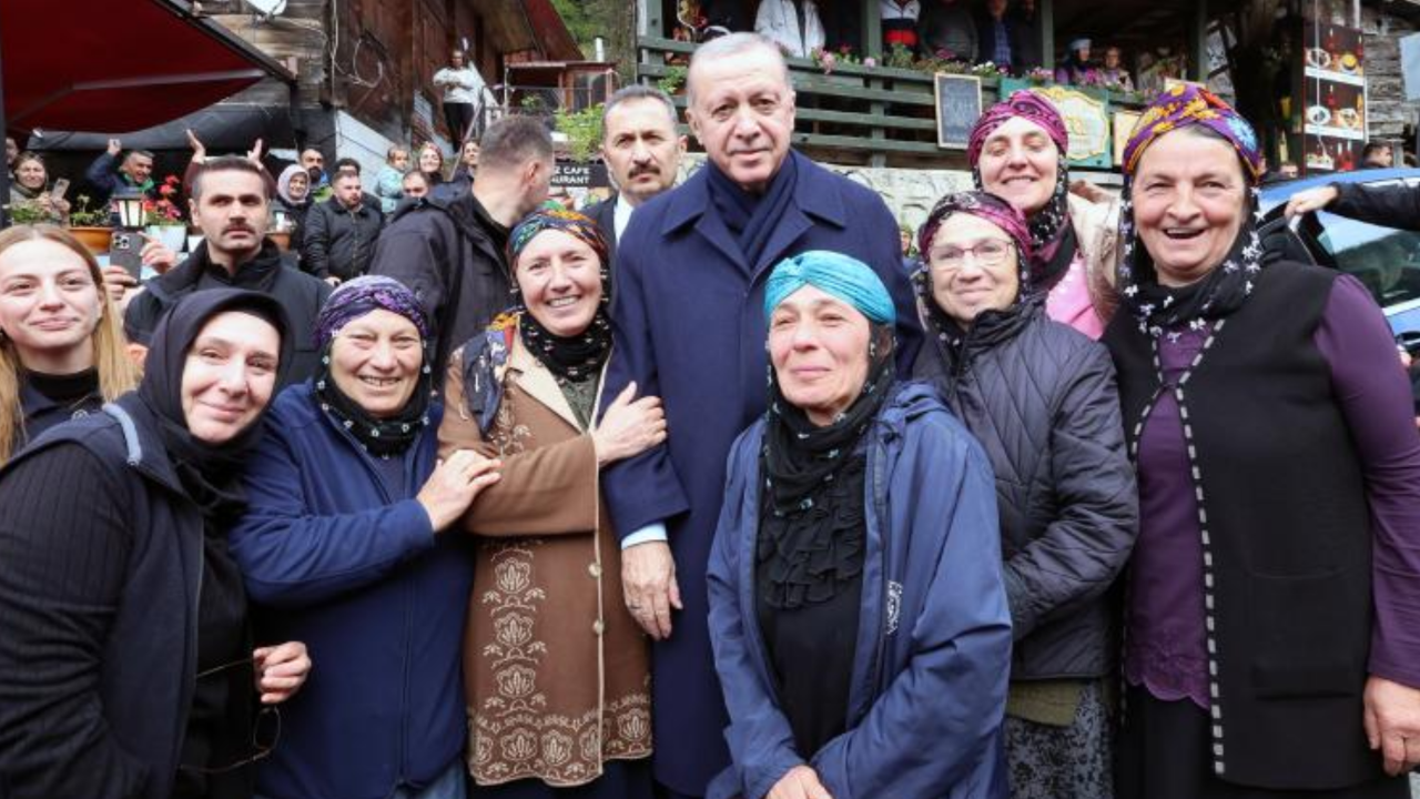 Cumhurbaşkanı Erdoğan Rize'de! Türkiye Yüzyılı mesajı: "Enflasyonu tek haneye düşüreceğiz"
