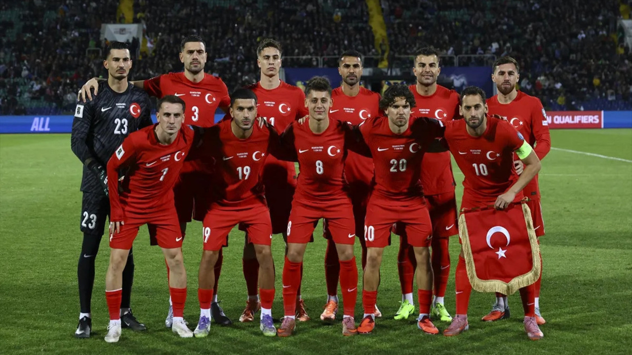 Milli yıldızlar tarihi zafer sonrası tek bir ismi dilinden düşürmedi: O bizim efsanemiz!