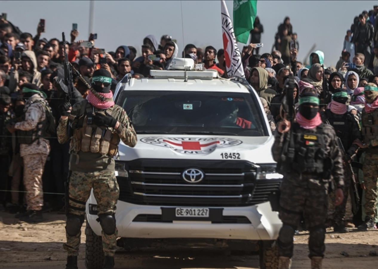 Gazze ateşkesinin ilk adımı bugün atılıyor! Tarihi rehine takası başlıyor! Hamas 20 kişilik listeyi yayınladı!