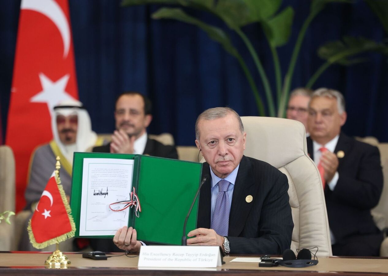 Şarm el-Şeyh’te tarihi zirve! Gazze için imzalar atıldı! İşte dikkat çeken detaylar!